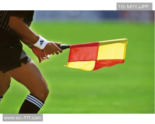 足球助理裁判旗语解析与应用技巧全面指南 足球助理裁判旗语解析与应用技巧全面指南